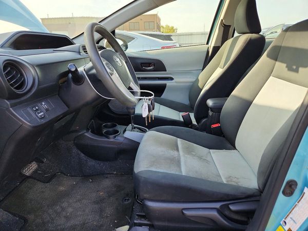 2013 TOYOTA PRIUS