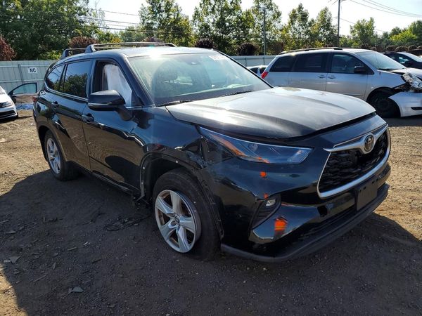 2022 TOYOTA HIGHLANDER LE — Passenger 3/4