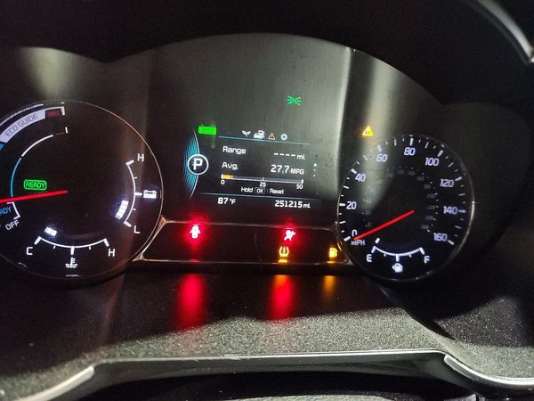 2014 KIA OPTIMA GL - Middle-low