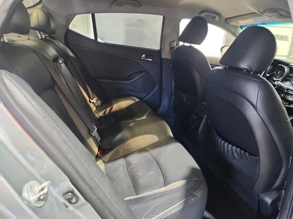2014 KIA OPTIMA GL - Middle-low