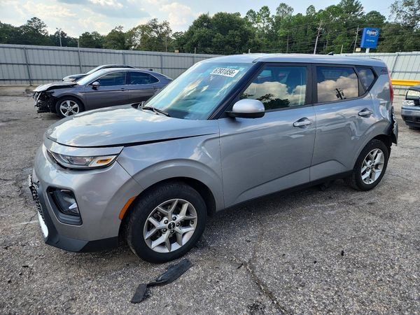 2022 KIA SOUL — Front 3/4