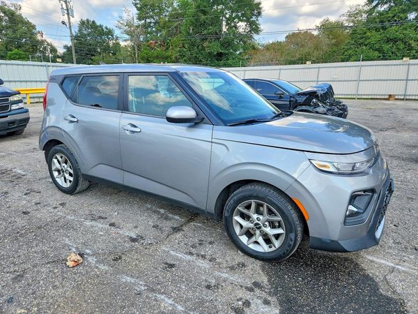 2022 KIA SOUL — Passenger 3/4