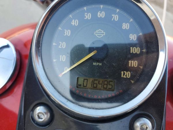 2012 HARLEY-DAVIDSON FXDWG