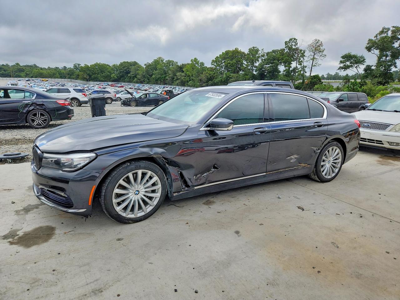2016 BMW 740
