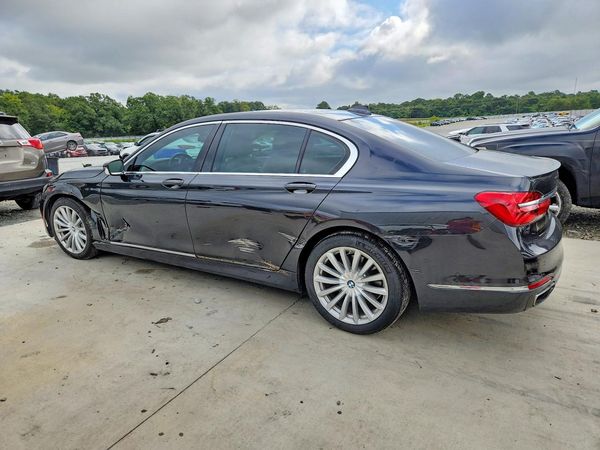 2016 BMW 740