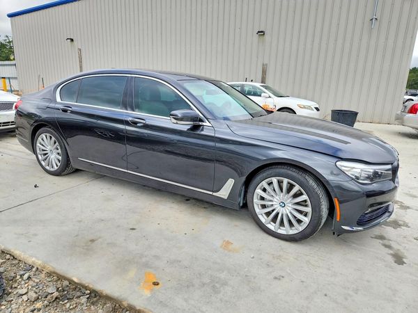 2016 BMW 740