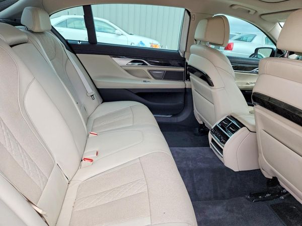 2016 BMW 740