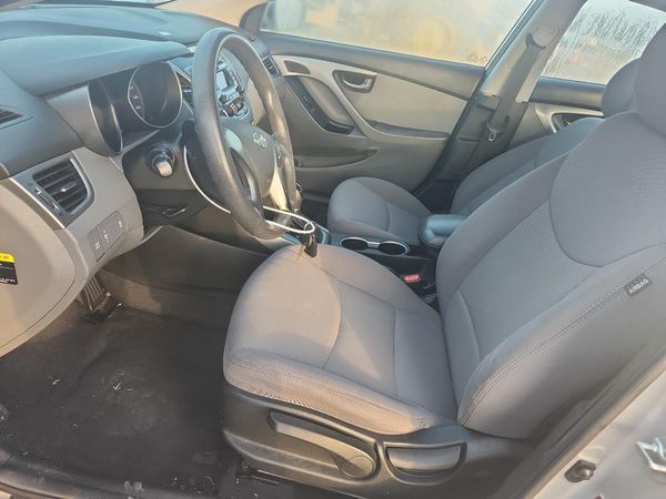2014 HYUNDAI ELANTRA GLS(Middle)