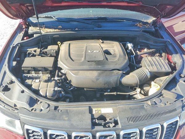 2018 JEEP GRAND CHEROKEE Laredo — Engine bay