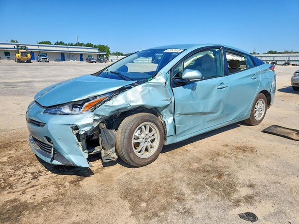 2020 TOYOTA PRIUS — Front 3/4