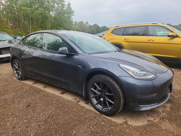 2022 TESLA MODEL 3 — Passenger 3/4