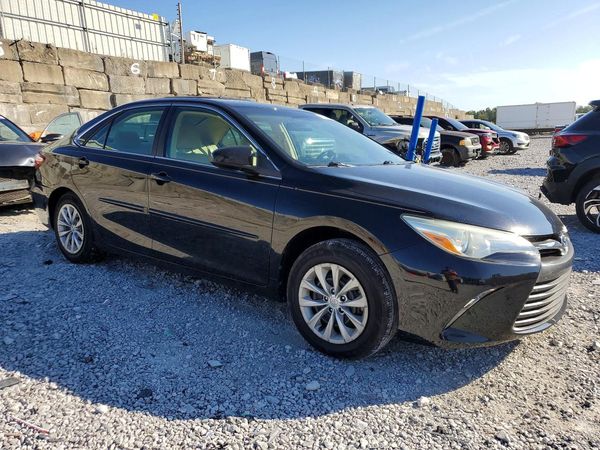 2016 TOYOTA CAMRY — Passenger 3/4