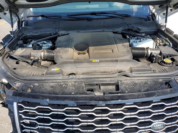 2021 LAND ROVER RANGE ROVER — Engine bay