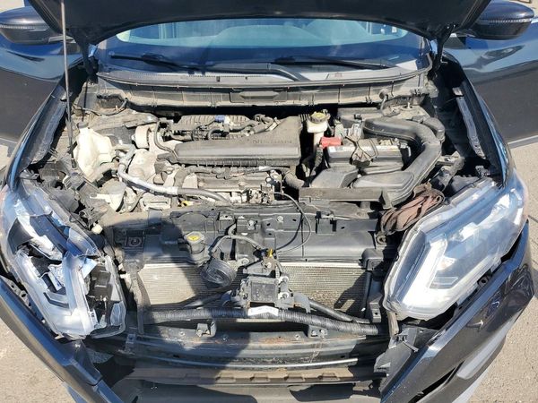 2020 NISSAN ROGUE — Engine bay