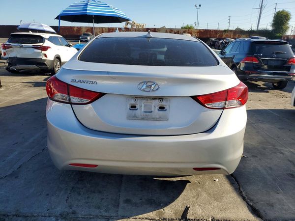 2013 HYUNDAI ELANTRA