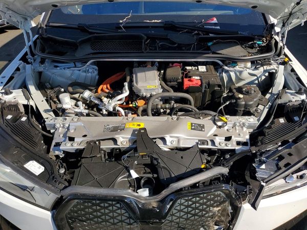 2025 BMW ALL OTHER xDrive50 — Engine bay