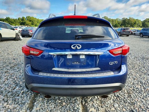 2017 INFINITI QX70