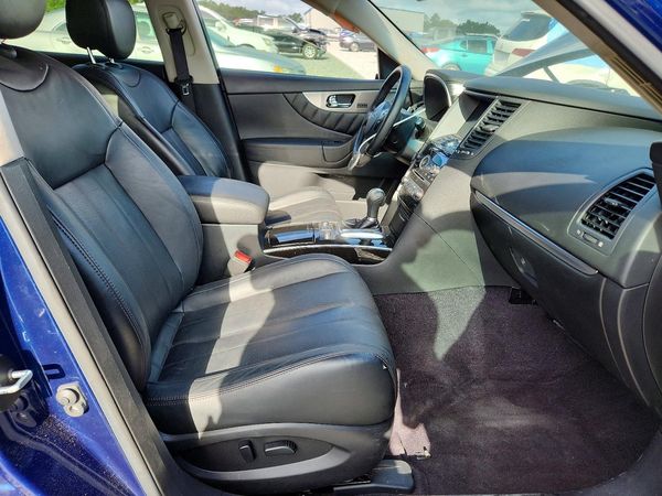 2017 INFINITI QX70