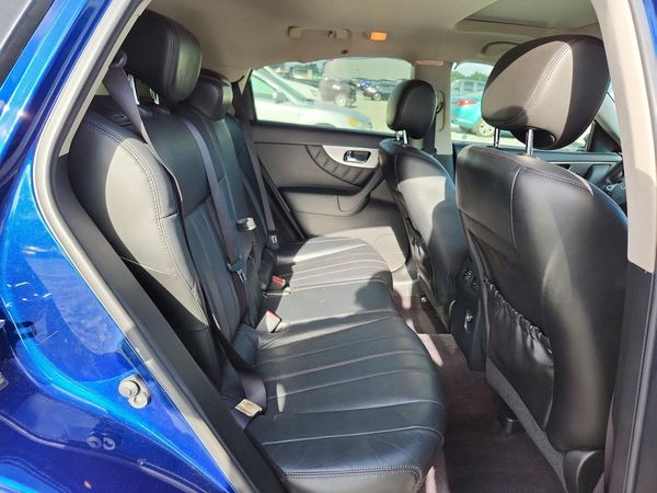 2017 INFINITI QX70