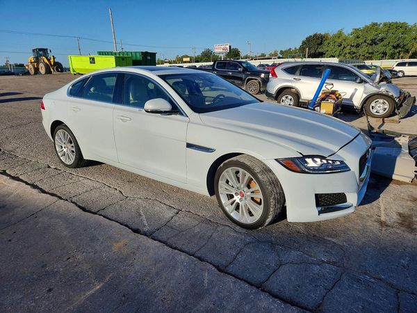 2019 JAGUAR XF Prestige — Passenger 3/4