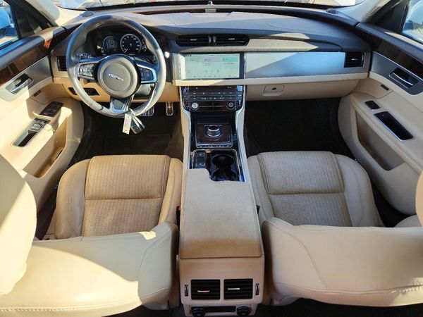 2019 JAGUAR XF Prestige — CKPT
