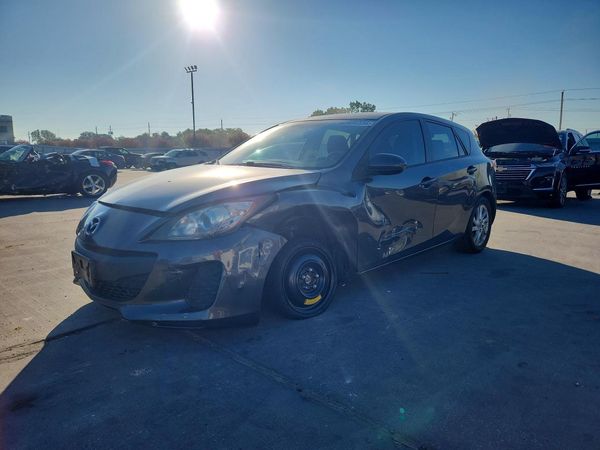 2013 MAZDA 3