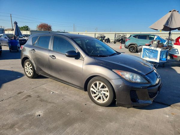 2013 MAZDA 3