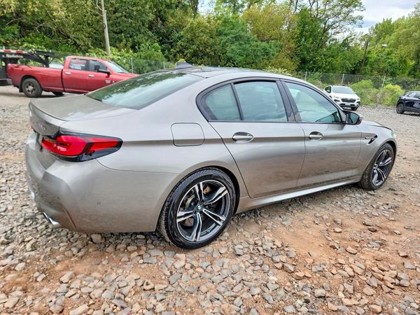 2023 BMW M5