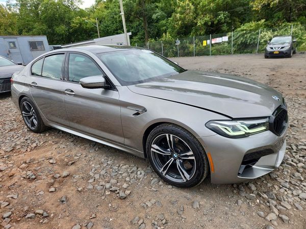 2023 BMW M5