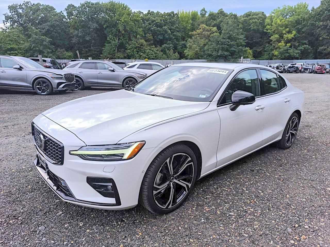 2024 VOLVO S60