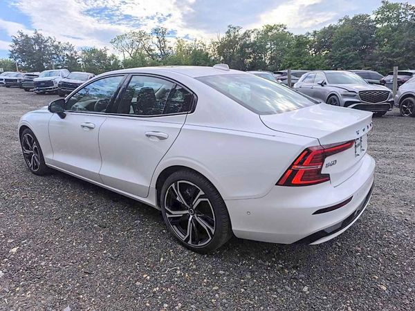 2024 VOLVO S60