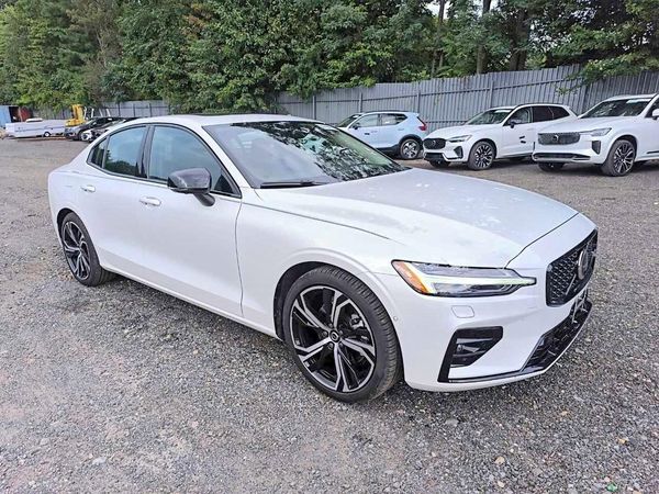 2024 VOLVO S60