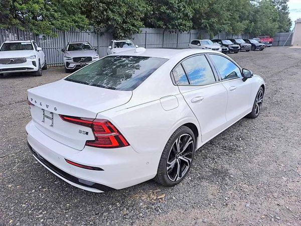2024 VOLVO S60