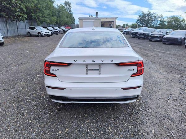 2024 VOLVO S60