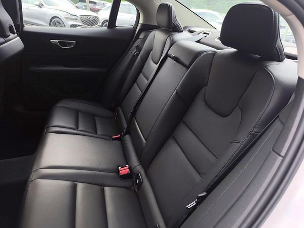 2024 VOLVO S60