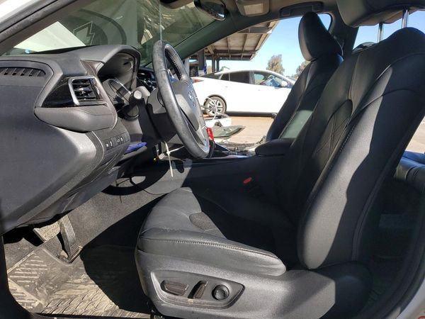 2018 TOYOTA CAMRY — DENT