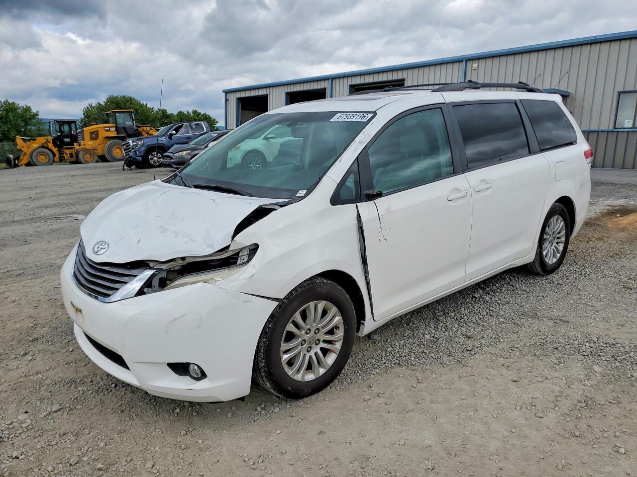 2013 TOYOTA SIENNA