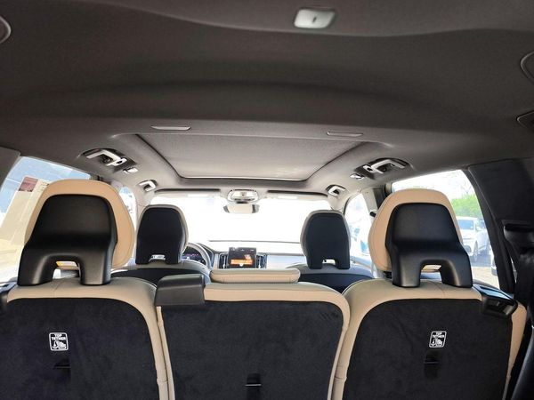 2026 VOLVO XC90
