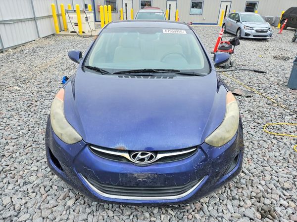 2013 HYUNDAI ELANTRA