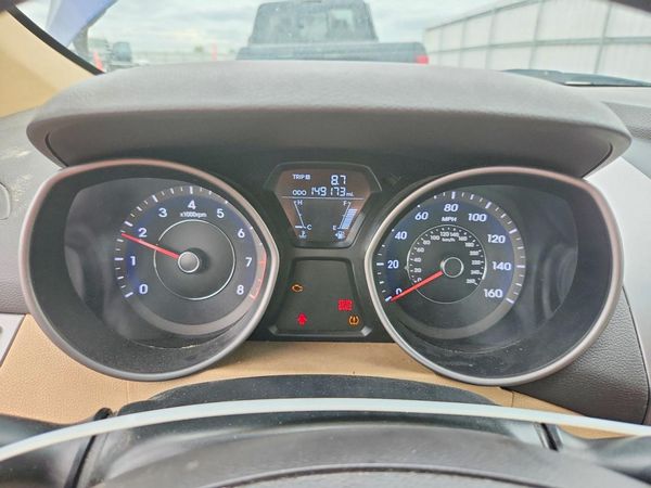 2013 HYUNDAI ELANTRA