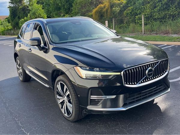 2022 VOLVO XC60
