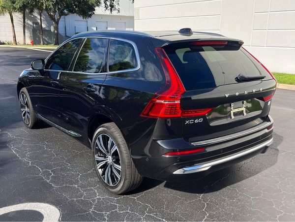 2022 VOLVO XC60 Inscription