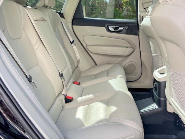 2022 VOLVO XC60 Inscription
