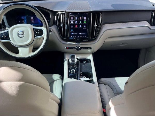 2022 VOLVO XC60 Inscription