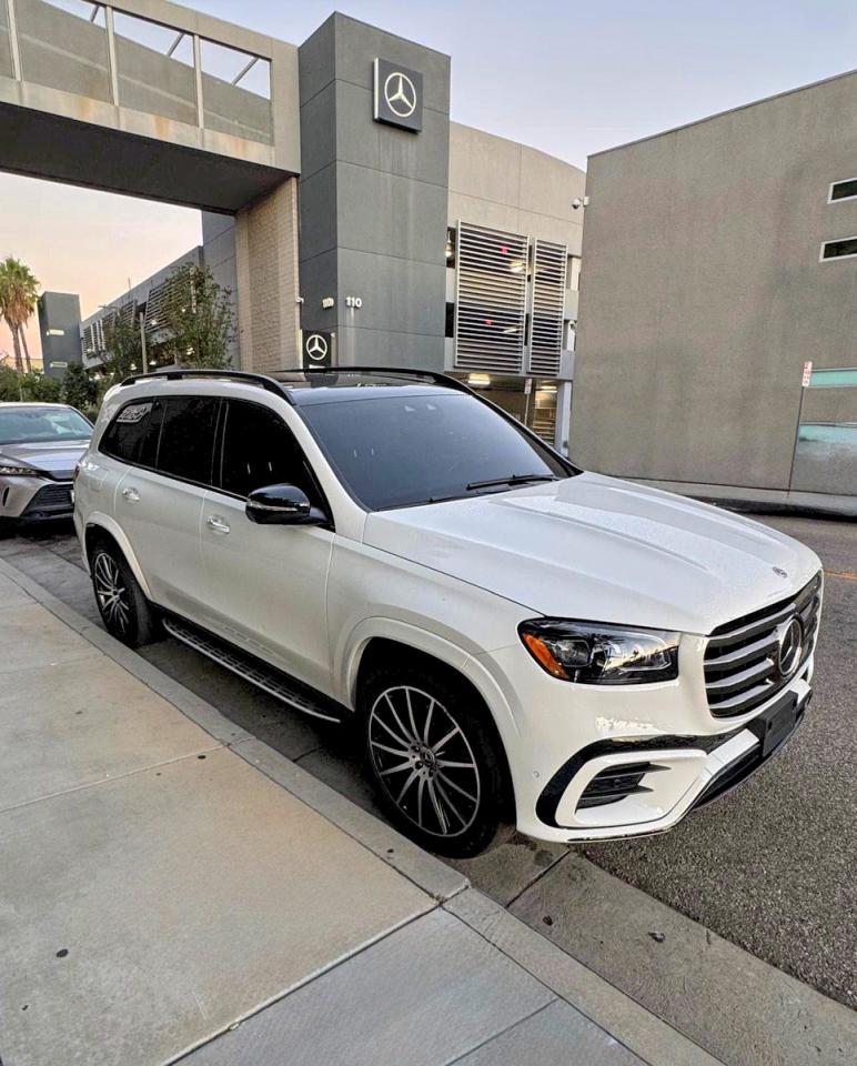 2025 MERCEDES-BENZ GLS