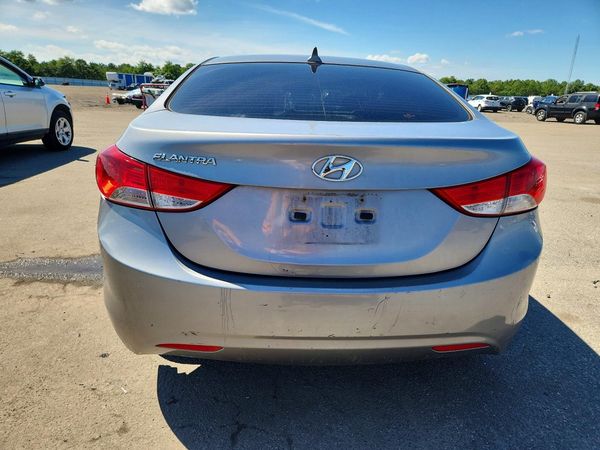 2012 HYUNDAI ELANTRA