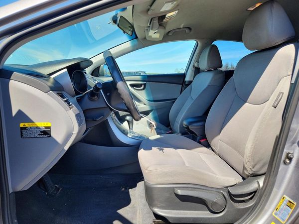 2012 HYUNDAI ELANTRA