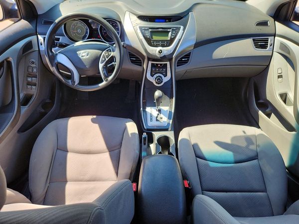 2012 HYUNDAI ELANTRA