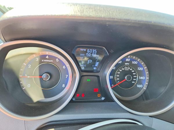 2012 HYUNDAI ELANTRA