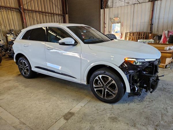 2025 AUDI Q5 — Passenger 3/4